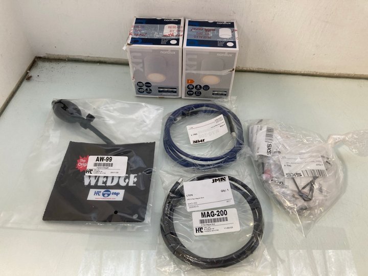 Lot 1262  
            Marchington SR12 - Parcel Delivery Only 

                
QTY OF ASSORTED ITEMS TO INCLUDE NORDLUX FALLON LONG DOWNLIGHT: LOCATION - E3