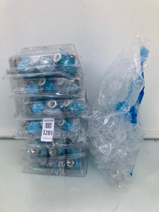 Lot 1281  
            Marchington SR12 - Parcel Delivery Only 

                
QTY OF AIR JOINTS IN METALLIC BLUE TO ALSO INCLUDE PACK OF HL DISPLAY CLEAR PLAST...