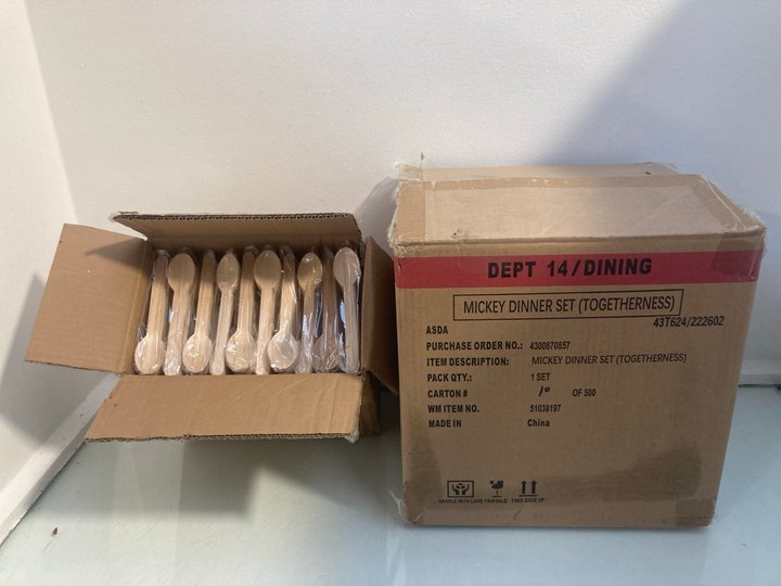 Lot 1305  
            Marchington SR12 - Parcel Delivery Only 

                
MICKEY DINNER SET TO INCLUDE BOX OF WOODEN CUTLERY: LOCATION - E1