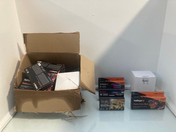Lot 1306  
            Marchington SR12 - Parcel Delivery Only 

                
QTY OF ASSORTED MODEL PAINTING SETS TO INCLUDE VALLEJO V GAME COLOR WASH EFFECTS ...