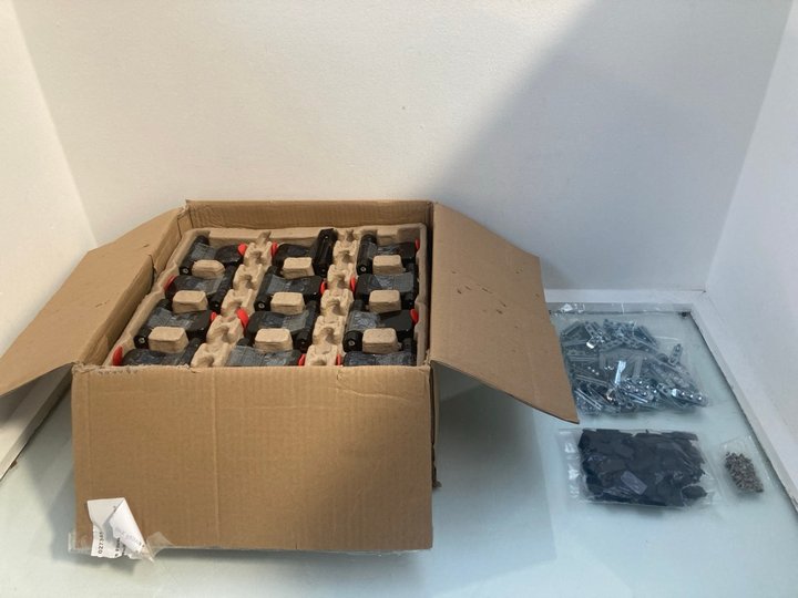 Lot 1311  
            Marchington SR12 - Parcel Delivery Only 

                
MILA COMPOSITE DOOR HINGE FITTINGS: LOCATION - E1