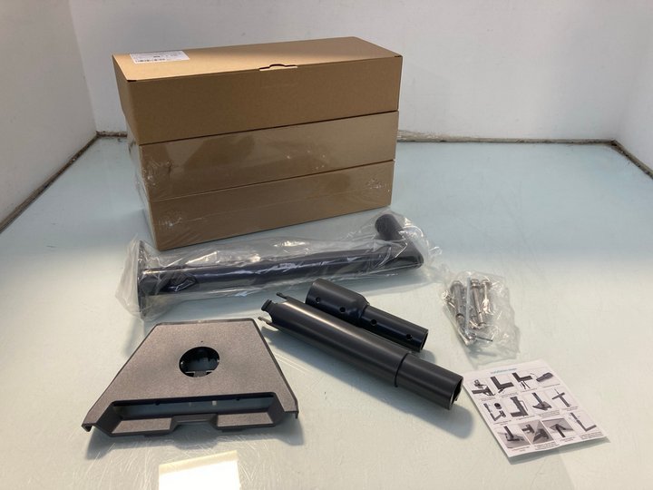 Lot 1323  
            Marchington SR12 - Parcel Delivery Only 

                
3 X STARLINK MOUNTS GEN 3: LOCATION - E0