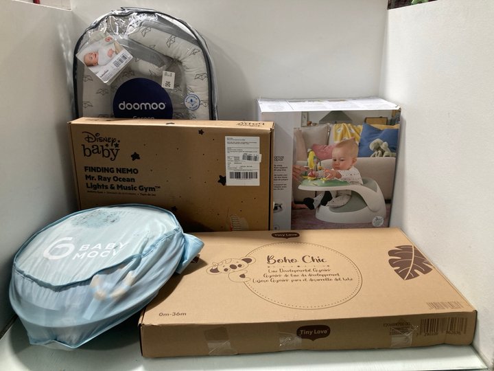 Lot 149  
            Marchington SR12 - Parcel Delivery Only 

                
QTY OF ASSORTED BABY ITEMS TO INCLUDE MAMAS & PAPAS BABY SNUG 2 STAGE FLOOR MATT:...