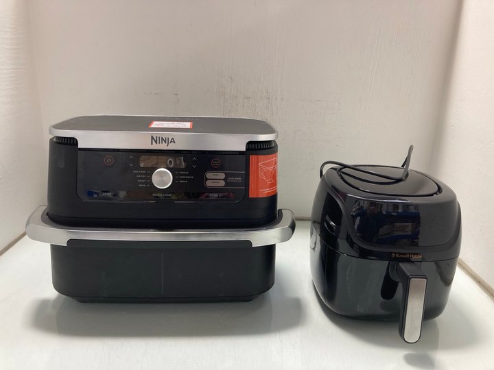 Lot 207  
            Marchington SR12 - Parcel Delivery Only 

                
NINJA FOODI FLEXDRAWER 10.4L AIR FRYER TO INCLUDE RUSSELL HOBBS SATISFRY AIR 4L A...