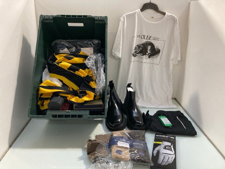 Lot 234  
            Marchington SR12 - Parcel Delivery Only 

                
QTY OF ASSORTED MENS CLOTHING ITEMS TO INCLUDE COBRA MICROFLEX CELL GOLF GLOVE 2 ...