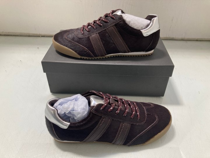 Lot 240  
            Marchington SR12 - Parcel Delivery Only 

                
MINT VELVET NELLE BURGUNDY TRAINER UK SIZE 5 ORIGINAL RRP £110.00: LOCATION - J15
