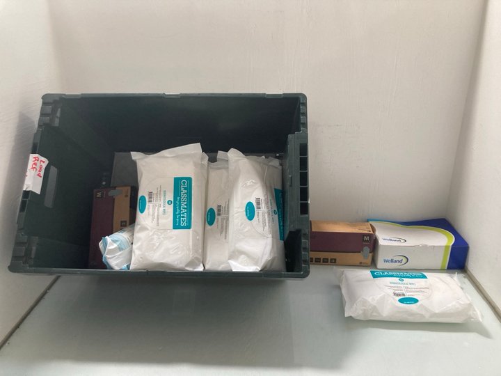Lot 244  
            Marchington SR12 - Parcel Delivery Only 

                
QTY OF ASSORTED HOUSEHOLD ITEMS TO INCLUDE CLASSMATES 100 DERMATOLOGICAL WIPES: L...