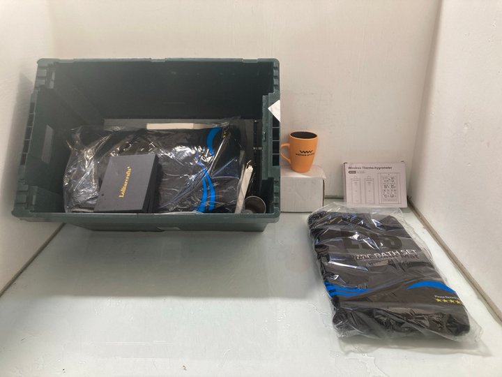 Lot 249  
            Marchington SR12 - Parcel Delivery Only 

                
QTY OF ASSORTED HOUSEHOLD ITEMS TO INCLUDE NOTHING COMPARES TO A GRANDMA HUG CUP ...