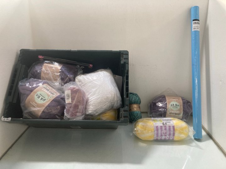 Lot 250  
            Marchington SR12 - Parcel Delivery Only 

                
QTY OF ASSORTED ARTS AND CRAFT ITEMS TO INCLUDE YARN WORKSHOP CHUNKY KNIT YARN PU...