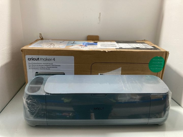 Lot 263  
            Marchington SR12 - Parcel Delivery Only 

                
CIRCUIT MAKER 4 ESSENTIALS BUNDLE SAGE EMEA ORIGINAL RRP £379.99: LOCATION - J16