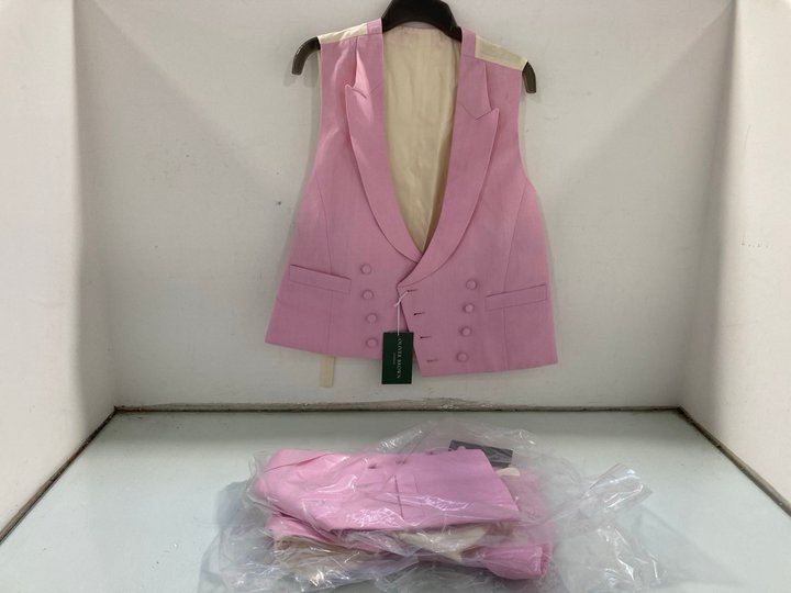 Lot 305  
            Marchington SR12 - Parcel Delivery Only 

                
2 X OLIVER BROWN LONDON DOUBLE BREASTED LINEN WAISTCOAT IN PINK - UK SIZES: 36L &...