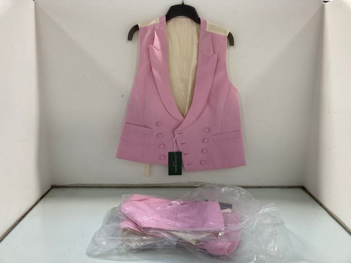 Lot 310  
            Marchington SR12 - Parcel Delivery Only 

                
2 X OLIVER BROWN LONDON DOUBLE BREASTED LINEN WAISTCOAT IN PINK - UK SIZES: 42L &...