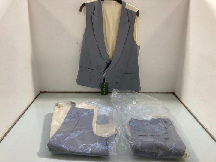 Lot 312  
            Marchington SR12 - Parcel Delivery Only 

                
3 X OLIVER BROWN LONDON DOUBLE BREASTED LINEN WAISTCOAT IN GREY - UK SIZES: 52R, ...