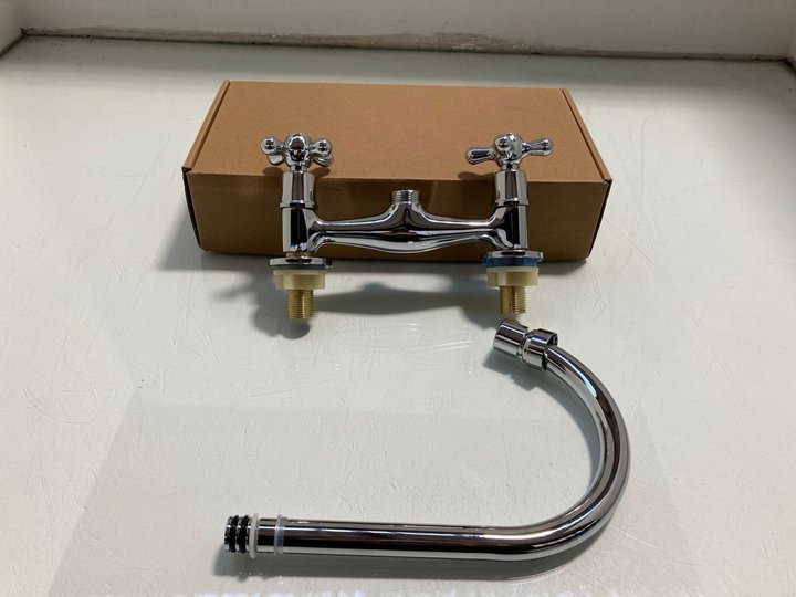 Lot 319  
            Marchington SR12 - Parcel Delivery Only 

                
KITCHEN SINK MIXER TAP DUAL FLOW: LOCATION - J20
