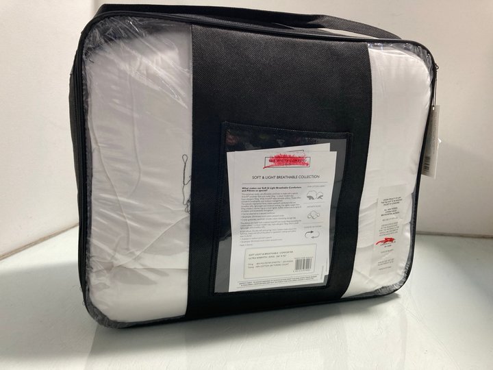 Lot 335  
            Marchington SR12 - Parcel Delivery Only 

                
THE WHITE COMPANY SOFT, LIGHT & BREATHABLE COMFORTER IN KING SIZE 106" X 92" - UL...