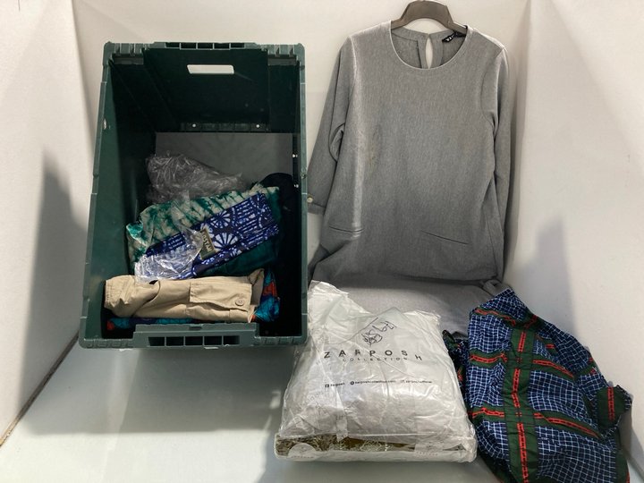 Lot 339  
            Marchington SR12 - Parcel Delivery Only 

                
QTY OF ASSORTED CLOTHING TO INCLUDE YOURS DRESS IN GREY SIZE -UK14: LOCATION - J21