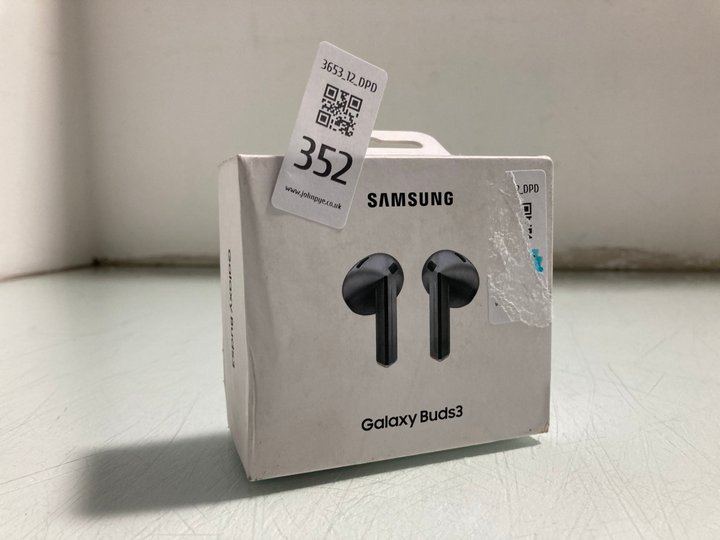 Lot 352  
            Marchington SR12 - Parcel Delivery Only 

                
SAMSUNG GALAXY BUDS 3 IN BLACK - ORIGINAL RRP:£159.00: LOCATION - J22