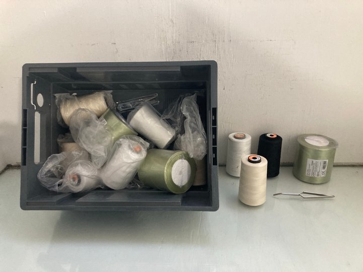 Lot 372  
            Marchington SR12 - Parcel Delivery Only 

                
QTY OF ASSORTED ITEMS TO INCLUDE ROLL OF SAGE GREEN RIBBON: LOCATION - I16