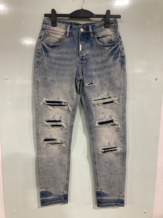 Lot 376  
            Marchington SR12 - Parcel Delivery Only 

                
LORENZO DILLON JEANS IN LIGHT BLUE - SIZE: 30: LOCATION - I16