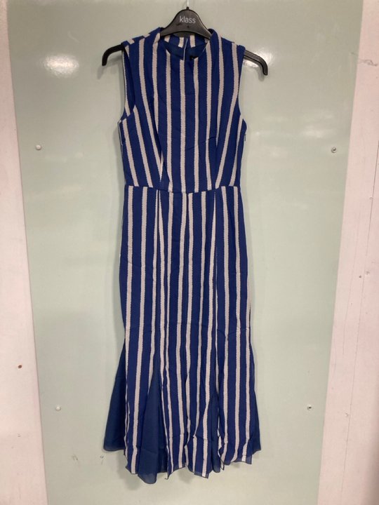 Lot 394  
            Marchington SR12 - Parcel Delivery Only 

                
WHISTLES CRINKLE STRIPE DRESS IN BLUE/WHITE - UK SIZE: 18 - ORIGINAL RRP: £189.00...