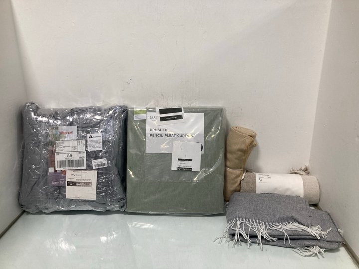 Lot 404  
            Marchington SR12 - Parcel Delivery Only 

                
QTY OF ASSORTED HOUSEHOLD ITEMS TO INCLUDE IKEA THROW IN CREAM - SIZE: 130CM X 17...