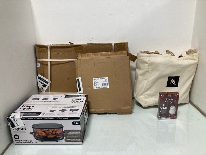 Lot 411  
            Marchington SR12 - Parcel Delivery Only 

                
QTY OF ASSORTED HOUSEHOLD ITEMS TO INCLUDE NESPRESSO COFFEE MACHINE IN SILVER/BLA...