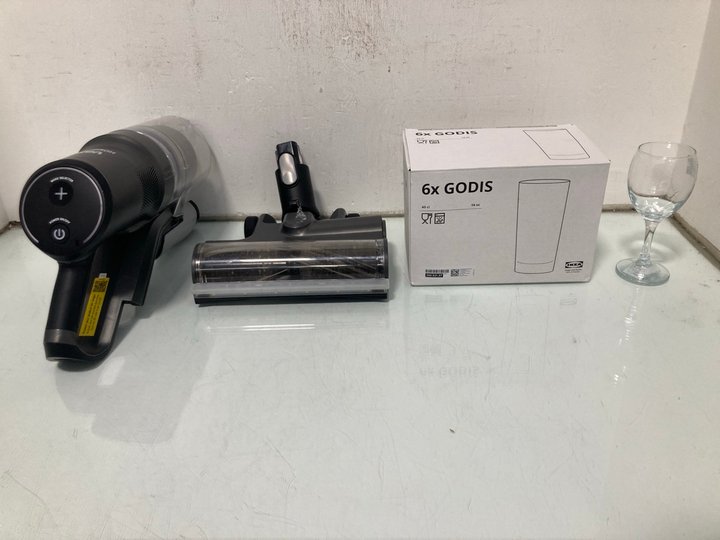 Lot 413  
            Marchington SR12 - Parcel Delivery Only 

                
QTY OF ASSORTED ITEMS TO INCLUDE VAX HOME PRO VACUUM COMPONENT: LOCATION - I14