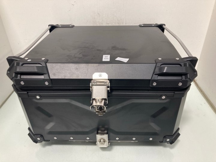 Lot 416  
            Marchington SR12 - Parcel Delivery Only 

                
WATERPROOF ALUMINIUM MOTORCYCLE TOP BOX: LOCATION - I14