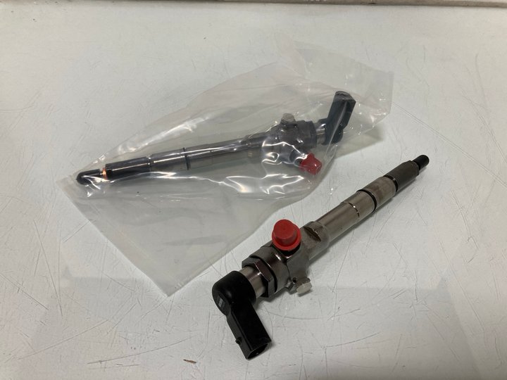 Lot 422  
            Marchington SR12 - Parcel Delivery Only 

                
2 X DIESEL FUEL INJECTORS: LOCATION - I13