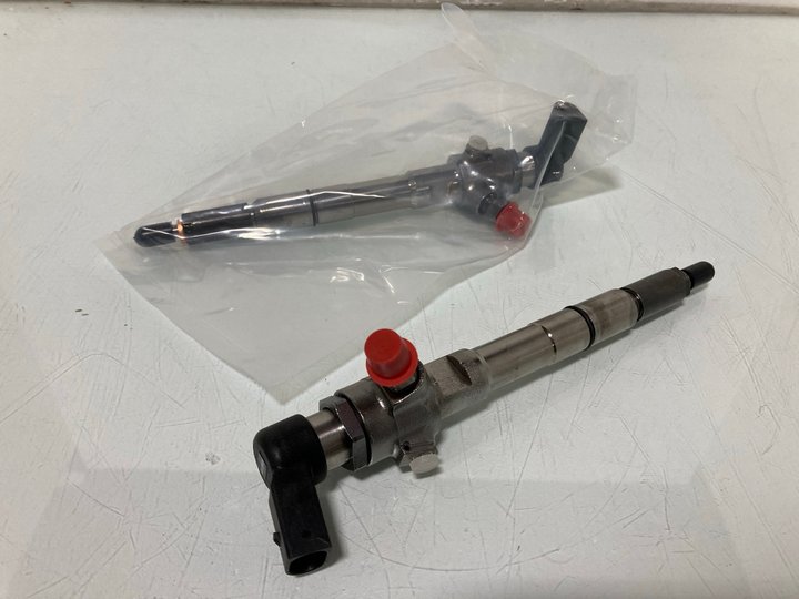 Lot 423  
            Marchington SR12 - Parcel Delivery Only 

                
2 X DIESEL FUEL INJECTORS: LOCATION - I13