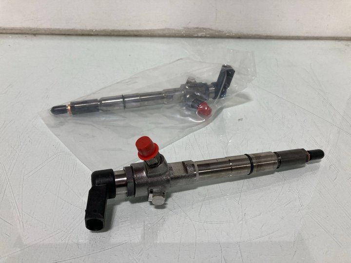 Lot 429  
            Marchington SR12 - Parcel Delivery Only 

                
2 X DIESEL FUEL INJECTORS: LOCATION - I13