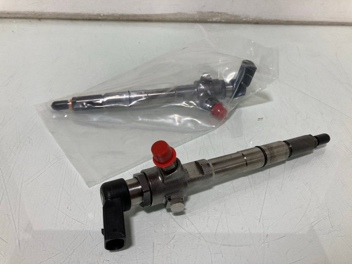 Lot 430  
            Marchington SR12 - Parcel Delivery Only 

                
2 X DIESEL FUEL INJECTORS: LOCATION - I13