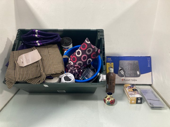 Lot 444  
            Marchington SR12 - Parcel Delivery Only 

                
QTY OF ASSORTED ITEMS TO INCLUDE RUSSELL HOBBS PLUSH HEATED PAD: LOCATION - I13