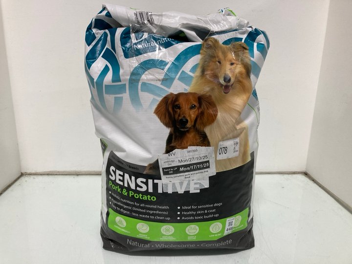 Lot 448  
            Marchington SR12 - Parcel Delivery Only 

                
BURNS ADULT & SENIOR ALL DOG BREEDS SENSITIVE FOOD IN PORK & POTATO 12KG - BB: NO...