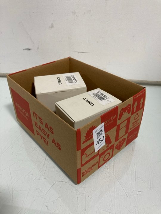Lot 452  
            Marchington SR12 - Parcel Delivery Only 

                
CASIO ANALOGUE/DIGITAL WATCH IN SILVER TO INCLUDE CASIO ALARM CHRONOGRAPH WATCH I...