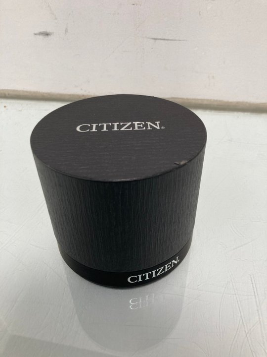 Lot 485  
            Marchington SR12 - Parcel Delivery Only 

                
CITIZEN ECO DRIVE MENS DIVE WATCH IN RED DIAL AND BLACK RUBBER STRAP: LOCATION - I11