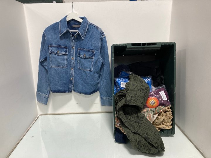 Lot 497  
            Marchington SR12 - Parcel Delivery Only 

                
QTY OF ASSORTED WOMENS CLOTHING IN VARIOUS SIZES TO INCLUDE APRICOT LACE HEM BACK...