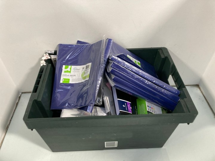 Lot 520  
            Marchington SR12 - Parcel Delivery Only 

                
QTY OF ASSORTED STATIONARY ITEMS TO INCLUDE A4 DISPLAY BOOK IN BLUE: LOCATION - I10
