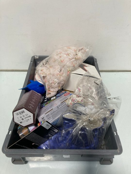 Lot 525  
            Marchington SR12 - Parcel Delivery Only 

                
QTY OF ASSORTED CHILDRENS ITEMS TO INCLUDE GARMIN VIVOFIT JR 3 WATCH IN LILAC FLO...