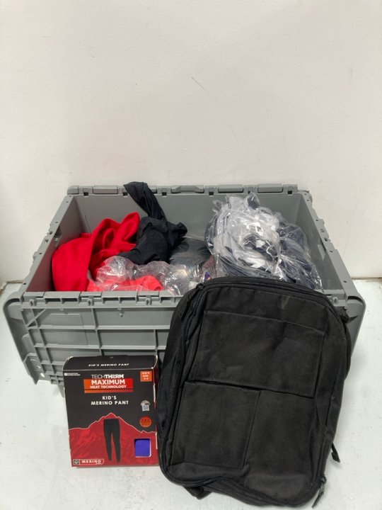 Lot 529  
            Marchington SR12 - Parcel Delivery Only 

                
QTY OF ASSORTED CHILDRENS CLOTHING ITEMS IN VARIOUS SIZES TO INCLUDE MOUNTAIN WAR...