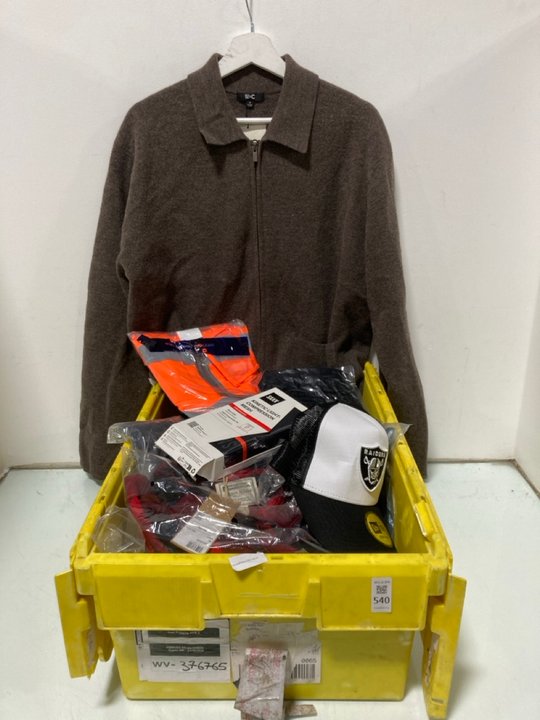Lot 540  
            Marchington SR12 - Parcel Delivery Only 

                
QTY OF ASSORTED MENS CLOTHING ITEMS TO INCLUDE MOUNTAIN WAREHOUSE TRACE FLANNEL S...