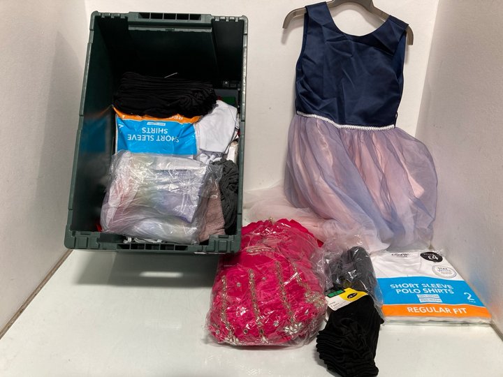 Lot 567  
            Marchington SR12 - Parcel Delivery Only 

                
QTY OF ASSORTED KIDS CLOTHING TO INCLUDE SHORT SLEEVE POLO SHIRTS IN YEARS 8-9: L...