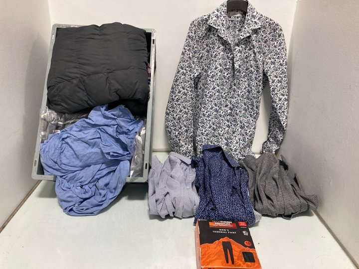 Lot 572  
            Marchington SR12 - Parcel Delivery Only 

                
QTY OF ASSORTED MEN CLOTHING TO INCLUDE TECHTHERM MENS THERMAL PANTS: LOCATION - I7
