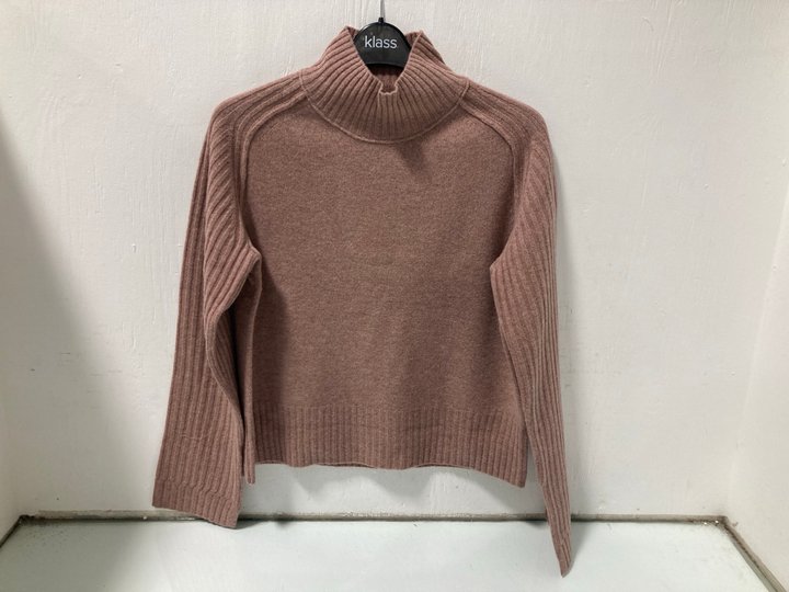 Lot 584  
            Marchington SR12 - Parcel Delivery Only 

                
WHISTLES WOOL FUNNEL NECK KNIT IN LIGHT PINK SIZE UK SMALL ORIGINAL RRP £115.00: ...