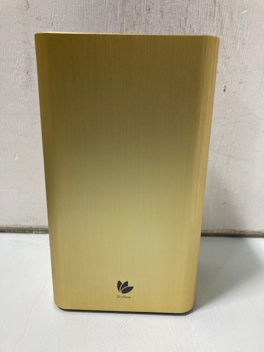 Lot 600  
            Marchington SR12 - Parcel Delivery Only 

                
VISTOSA HAND DRYER IN A POLISHED BRASS COLOUR MODEL : HDDFVI-BRS: LOCATION - I5