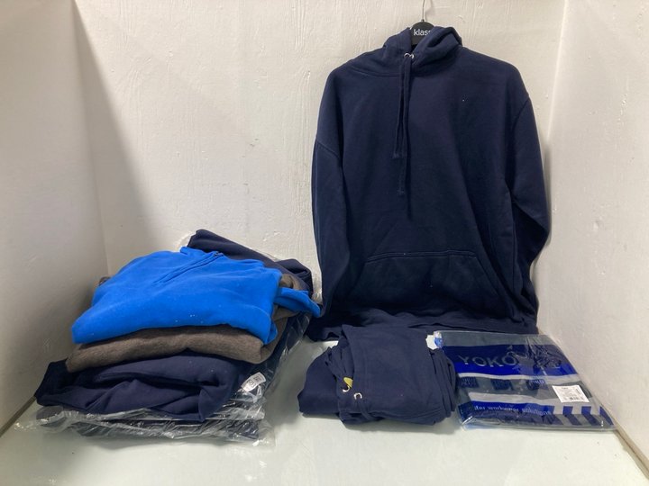 Lot 603  
            Marchington SR12 - Parcel Delivery Only 

                
QTY OF ASSORTED MENS CLOTHING TO INCLUDE YOKO HI VIS WATERPROOF OVER TROUSERS IN ...