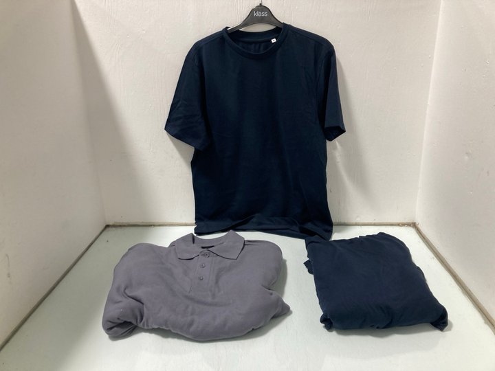 Lot 607  
            Marchington SR12 - Parcel Delivery Only 

                
QTY OF ASSORTED WORK WEAR TO INCLUDE LIGHT GREY MENS POLO SHIRT IN SIZE LARGE: LO...