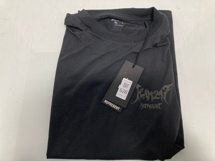 Lot 628  
            Marchington SR12 - Parcel Delivery Only 

                
REPRESENT TEAM 247 X END OVERSIZED T-SHIRT IN JET BLACK - UK SIZE: LARGE: LOCATIO...