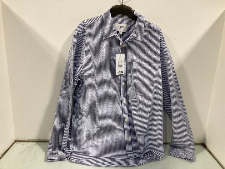 Lot 638  
            Marchington SR12 - Parcel Delivery Only 

                
WAX LONDON ROVE LONG SLEEVE SEERSUCKER TOP IN STRIPE BLUE/WHITE - SIZE: XXL - ORI...