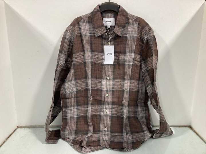 Lot 647  
            Marchington SR12 - Parcel Delivery Only 

                
WAX LONDON JAUNT LONG SLEEVE SHIRT IN BROWN CHECK - UK SIZE: SMALL: LOCATION - I3
